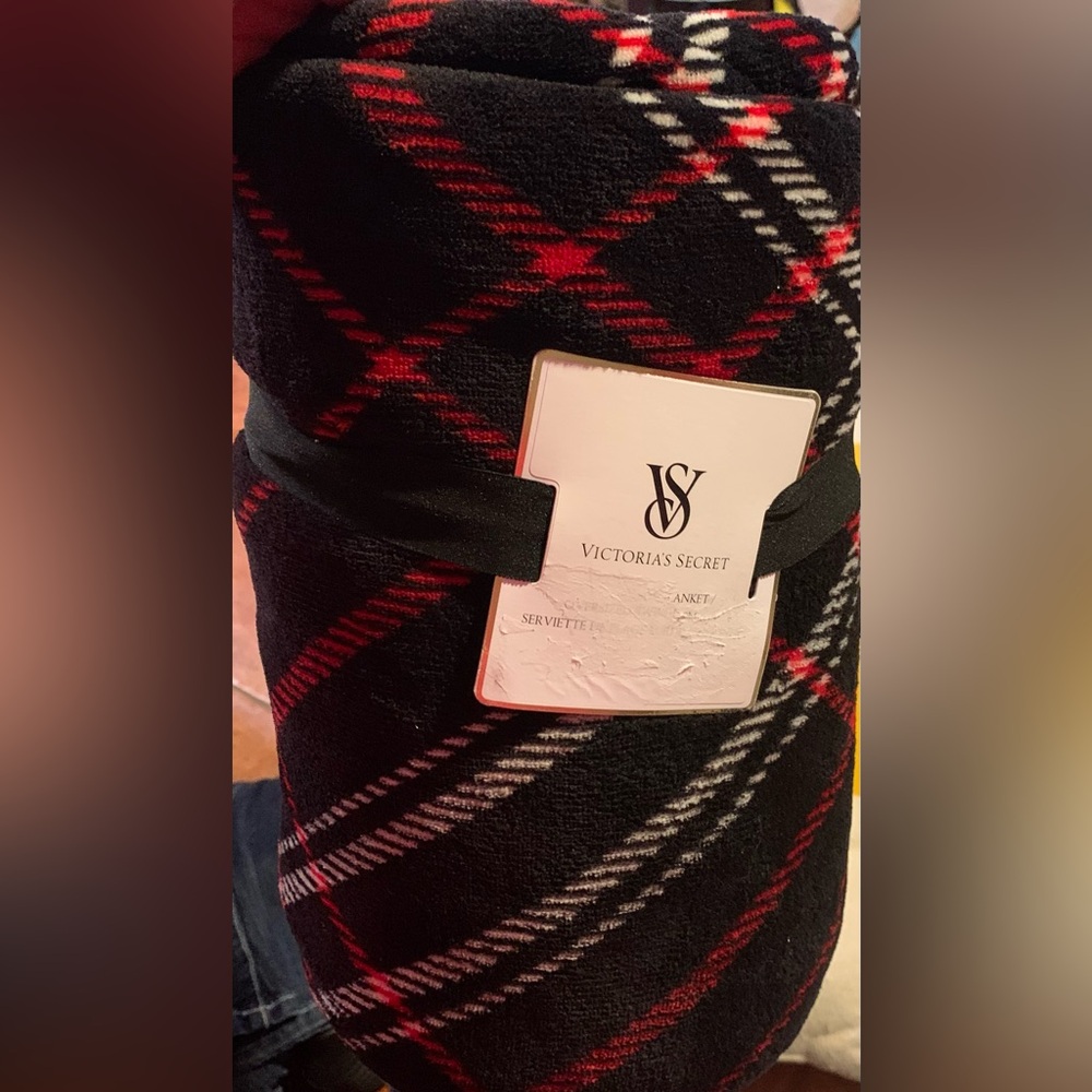 Victoria's Secret Black and Red Plaid Sweater. NWT.